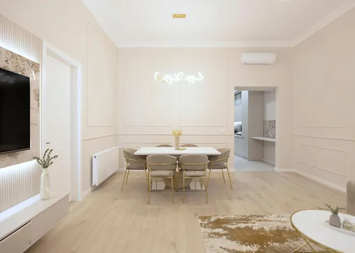 דירה Luxurious & Elegance W18 Grand W' Balcony By Prestige Homes *