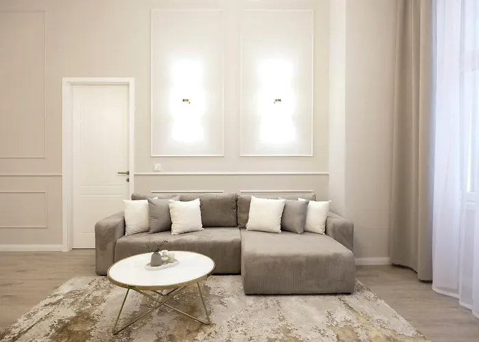 Luxurious & Elegance W18 Grand W' Balcony By Prestige Homes דירה *