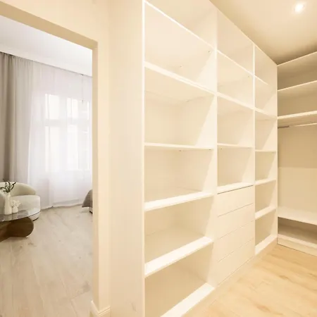 Apartment Luxurious & Elegance W18 Grand W' Balcony By Prestige Homes Budapest