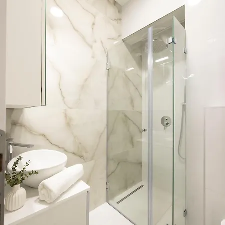 Luxurious & Elegance W18 Grand W' Balcony By Prestige Homes * Budapest