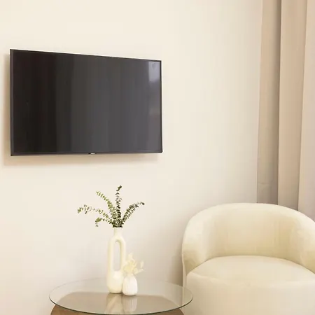 Luxurious & Elegance W18 Grand W' Balcony By Prestige Homes Apartment Budapest