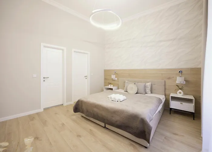 Lägenhet Luxurious & Elegance W18 Grand W' Balcony By Prestige Homes