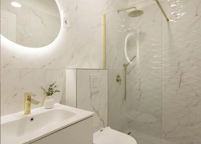 Luxurious & Elegance W18 Grand W' Balcony By Prestige Homes Lägenhet Budapest